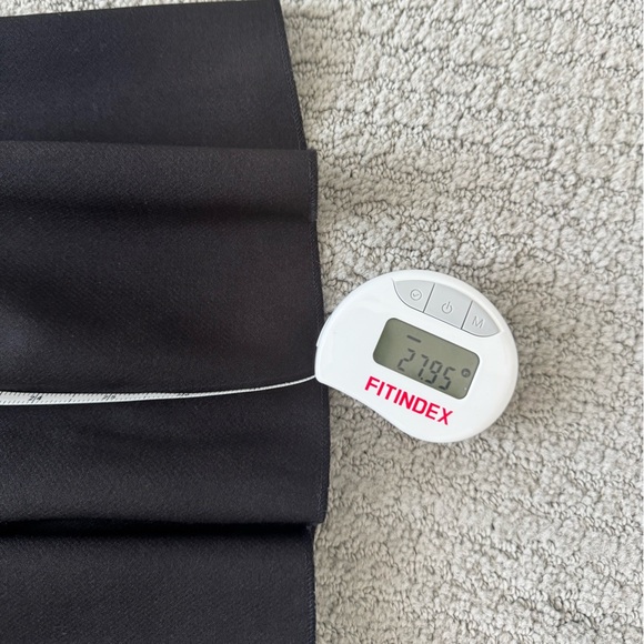 PrettyLittleThing black strapless mini dress - Picture 9 of 9